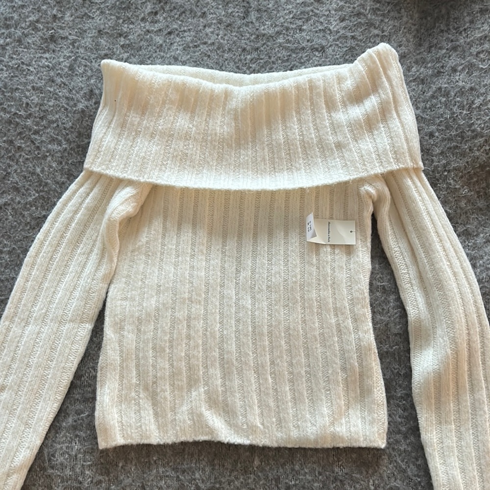 Abercrombie & Fitch Wool off the shoulder top S